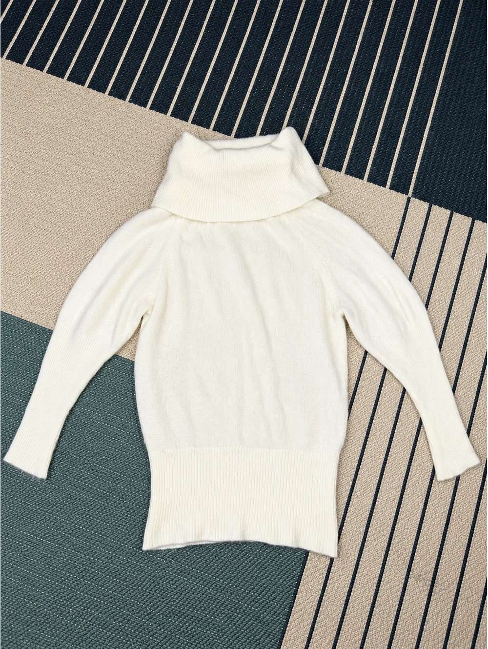 Olivaceous Women’s Size L Ivory White Cowl Neck Long Sweater Tunic Pullover